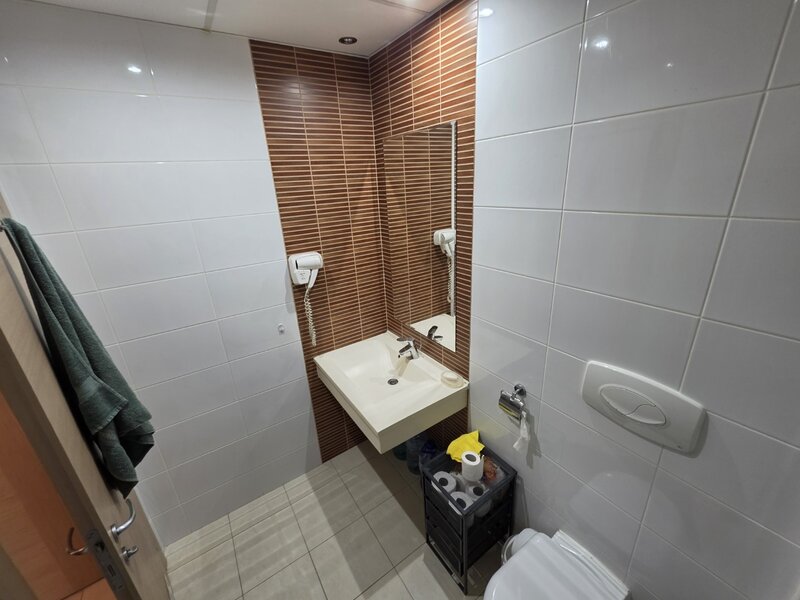 Vitan Barzesti 7D, chiar in complex Rin Grand Hotel,